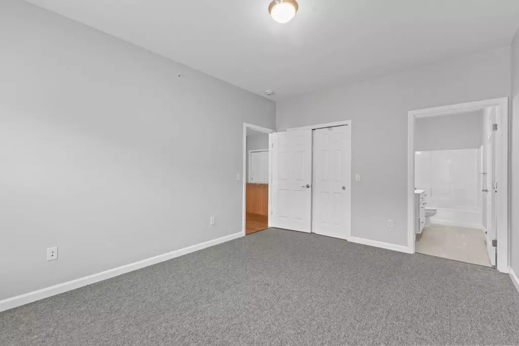 Available Now – Modern 2 Bedroom, 2 Bathroom Apartment in Essex, VT – Heat & Hot Water Included