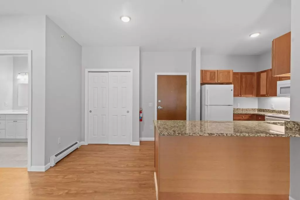 Available Now – Modern 2 Bedroom, 2 Bathroom Apartment in Essex, VT – Heat & Hot Water Included