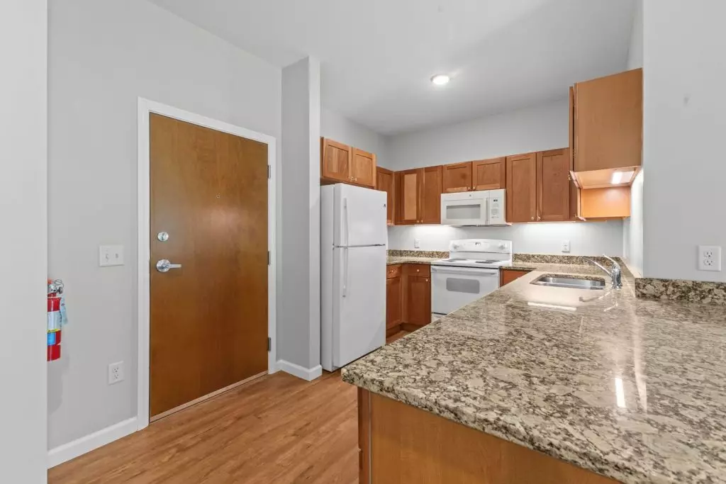Available Now – Modern 2 Bedroom, 2 Bathroom Apartment in Essex, VT – Heat & Hot Water Included