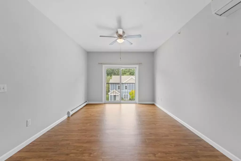 Available Now – Modern 2 Bedroom, 2 Bathroom Apartment in Essex, VT – Heat & Hot Water Included