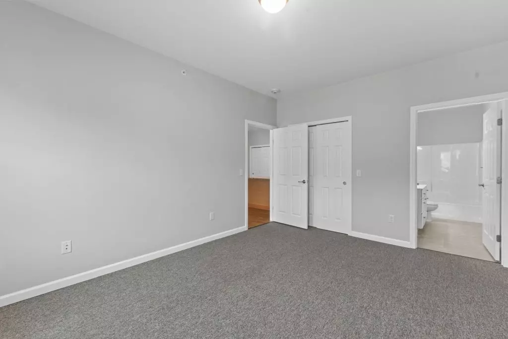 Available Now – Modern 2 Bedroom, 2 Bathroom Apartment in Essex, VT – Heat & Hot Water Included