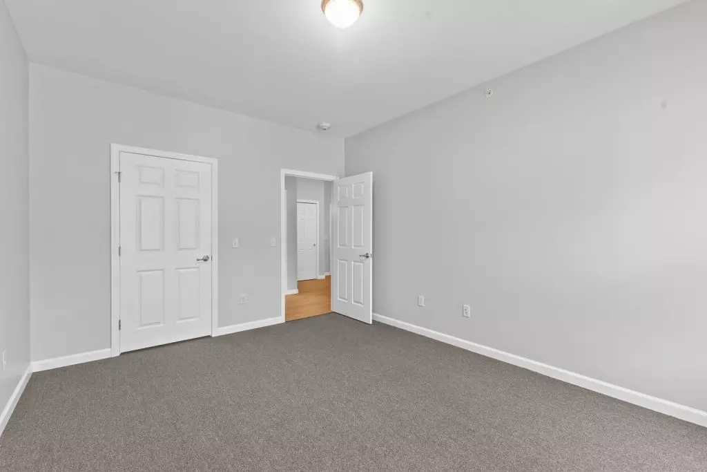 Available Now – Modern 2 Bedroom, 2 Bathroom Apartment in Essex, VT – Heat & Hot Water Included