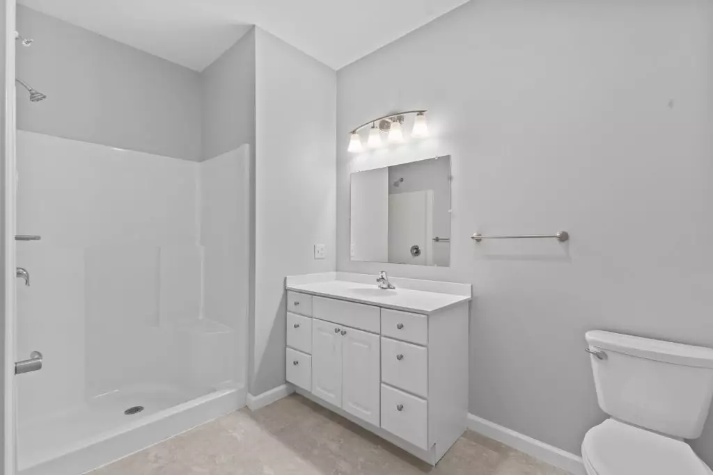 Available Now – Modern 2 Bedroom, 2 Bathroom Apartment in Essex, VT – Heat & Hot Water Included