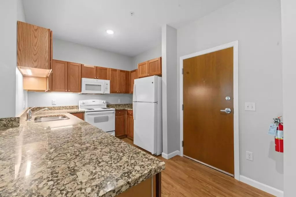 Available Now – Modern 2 Bedroom, 2 Bathroom Apartment in Essex, VT – Heat & Hot Water Included