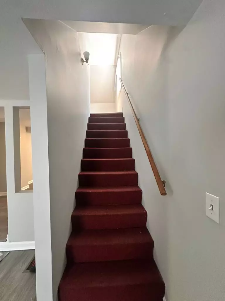 4 Bedroom Apartment for Rent in Burlington, VT | Off-Street Parking | Pet Friendly | June 2027