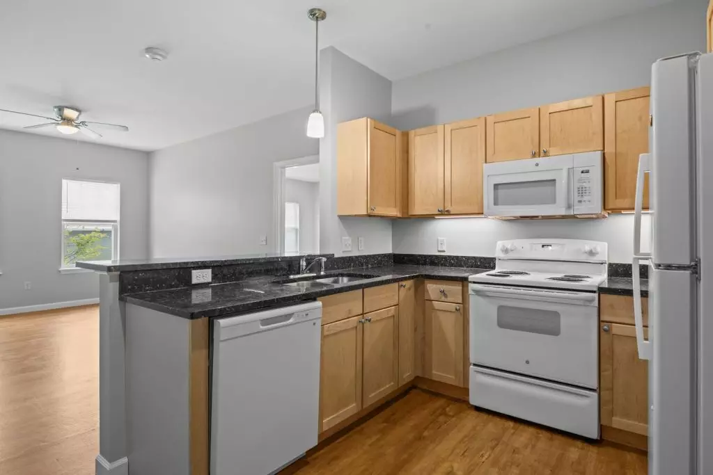 Available Now – Modern 2 Bedroom, 2 Bathroom Apartment in Essex, VT – Heat & Hot Water Included
