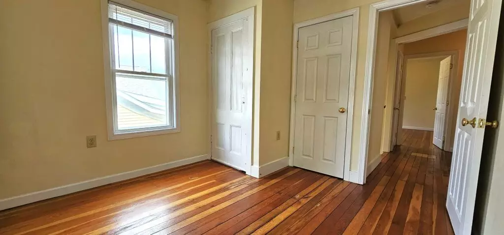 9 Peru St, Burlington, VT | 5 Bedroom House with Private Yard & Parking | June 2027