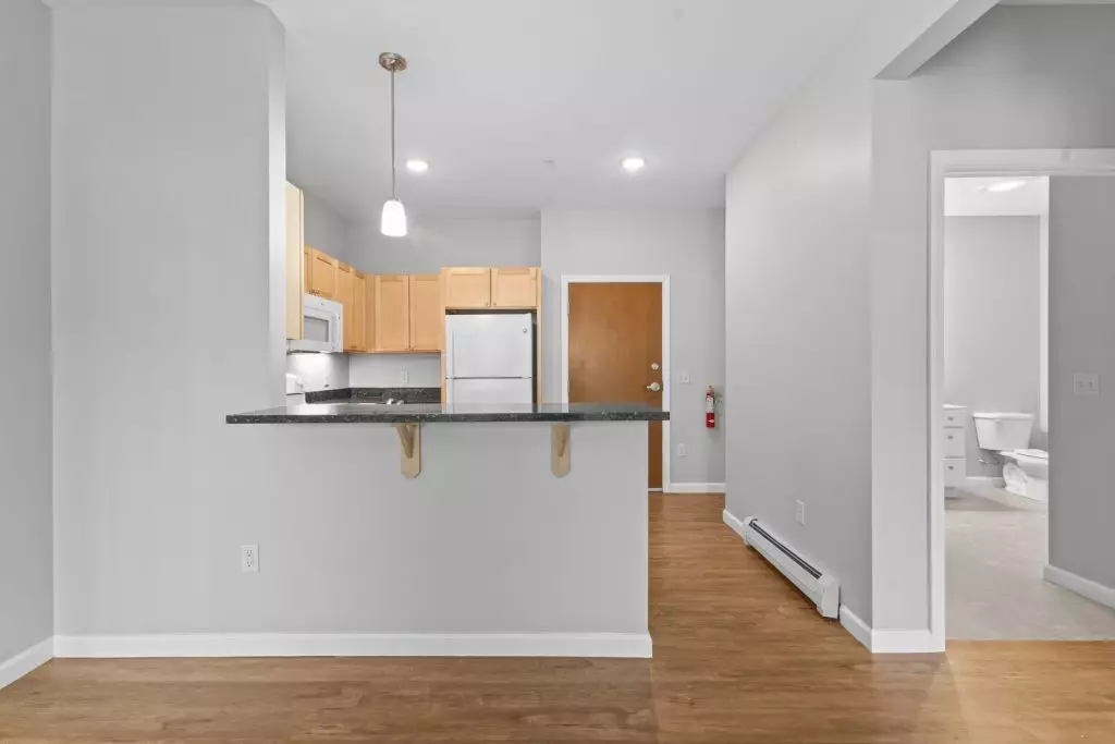 Available Now – Modern 2 Bedroom, 2 Bathroom Apartment in Essex, VT – Heat & Hot Water Included