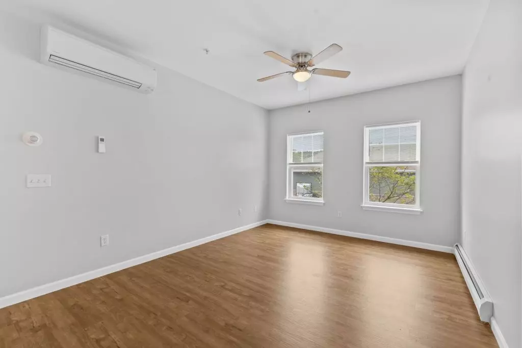 Available Now – Modern 2 Bedroom, 2 Bathroom Apartment in Essex, VT – Heat & Hot Water Included