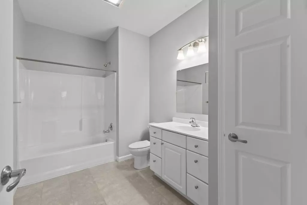 Available Now – Modern 2 Bedroom, 2 Bathroom Apartment in Essex, VT – Heat & Hot Water Included