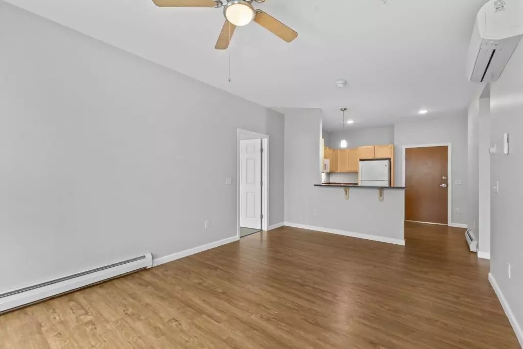 Available Now – Modern 2 Bedroom, 2 Bathroom Apartment in Essex, VT – Heat & Hot Water Included