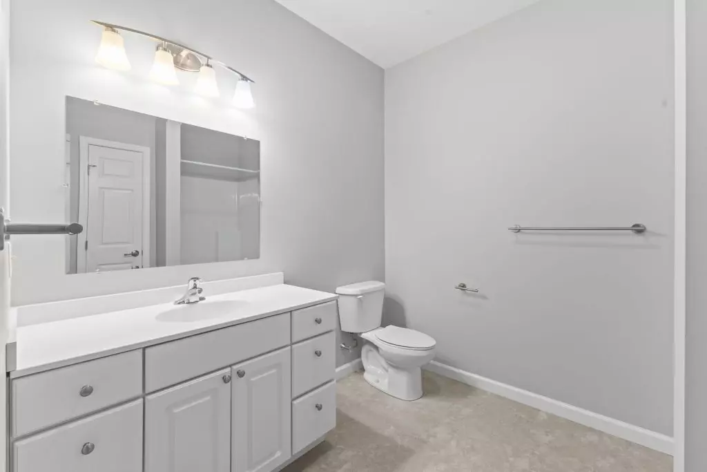 Available Now – Modern 2 Bedroom, 2 Bathroom Apartment in Essex, VT – Heat & Hot Water Included