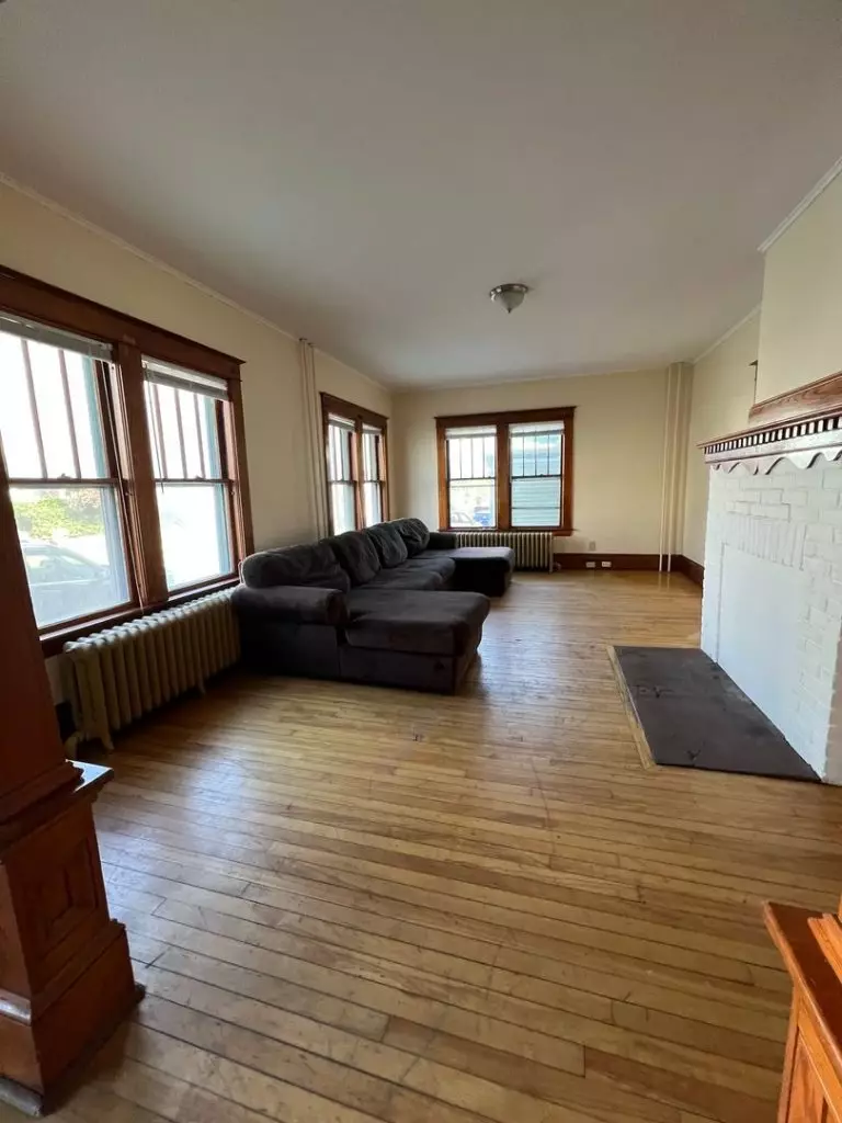 4 Bedroom House for Rent in Burlington, VT | South End | Large Eat-In Kitchen | June 2027