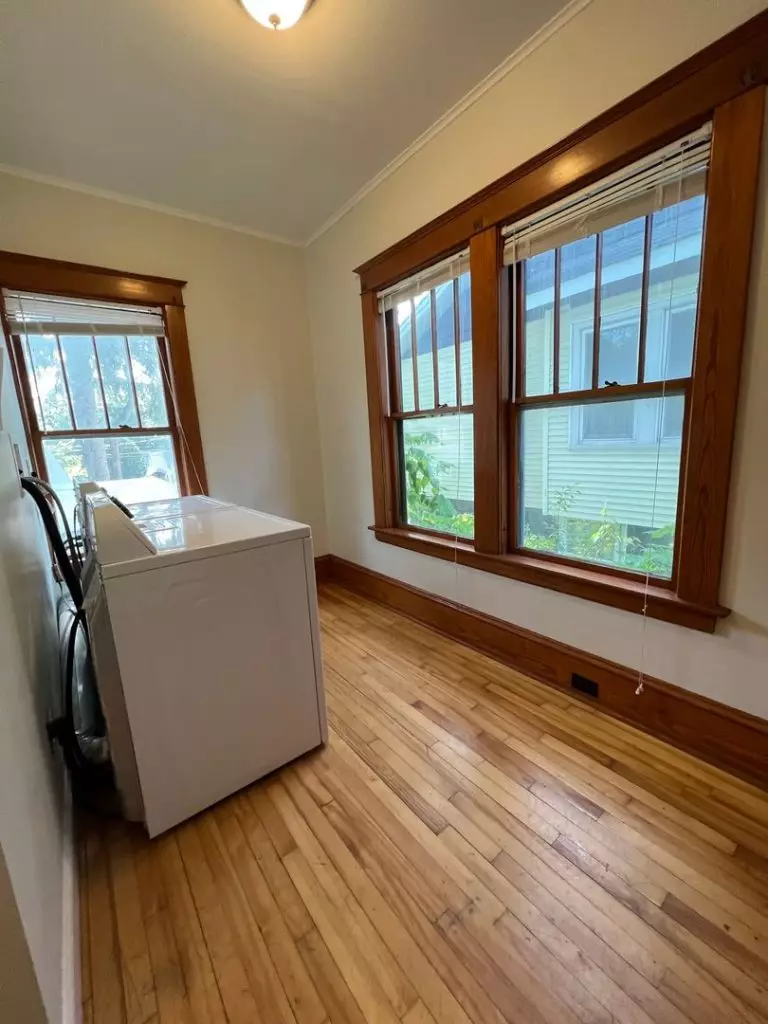 4 Bedroom House for Rent in Burlington, VT | South End | Large Eat-In Kitchen | June 2027