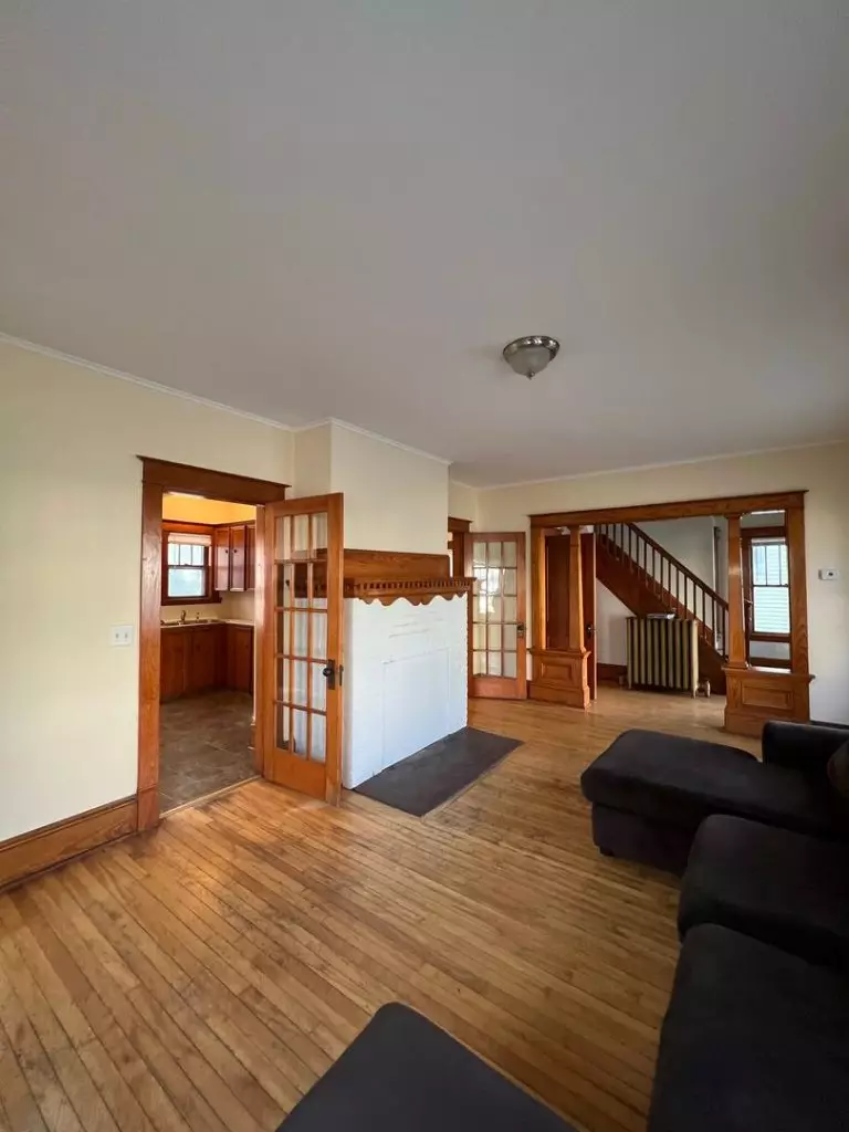4 Bedroom House for Rent in Burlington, VT | South End | Large Eat-In Kitchen | June 2027