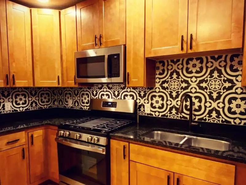 94 Lafountain St, Burlington, VT | Newly Renovated 4 Bedroom Apartment Near UVM | June 2027