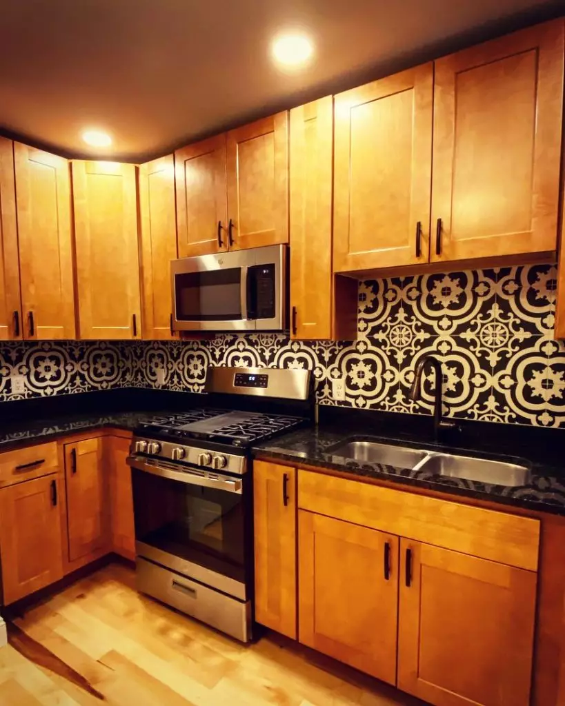 94 Lafountain St, Burlington, VT | Newly Renovated 4 Bedroom Apartment Near UVM | June 2027
