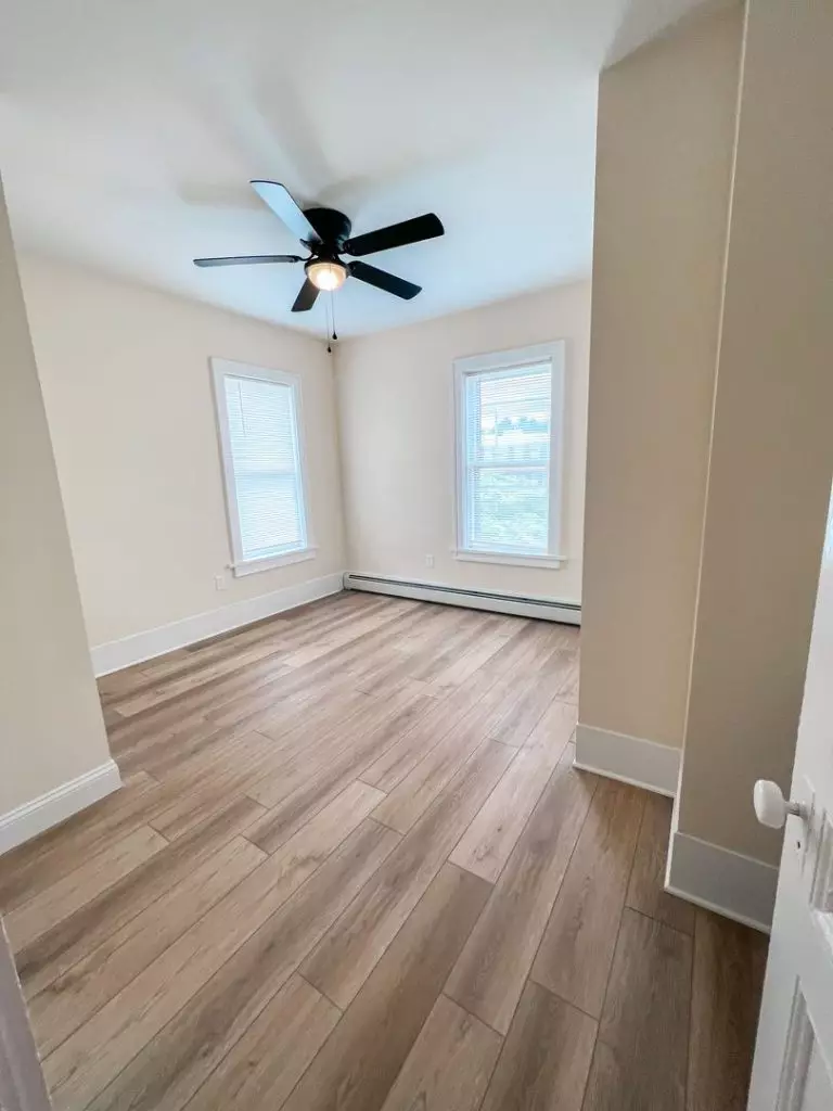 27 Pine St, Burlington, VT | 4 Bedroom + Office, 2 Bathroom Apartment Downtown | June 2027