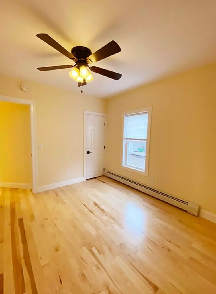 94 Lafountain St, Burlington, VT | Newly Renovated 4 Bedroom Apartment Near UVM | June 2027