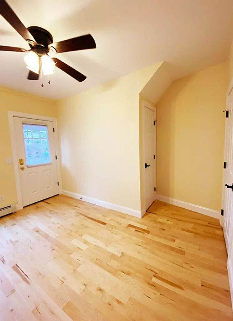94 Lafountain St, Burlington, VT | Newly Renovated 4 Bedroom Apartment Near UVM | June 2027