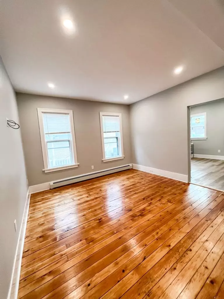 29 Pine St, Burlington, VT | Renovated 4 Bedroom, 2 Bathroom Apartment Downtown | June 2027