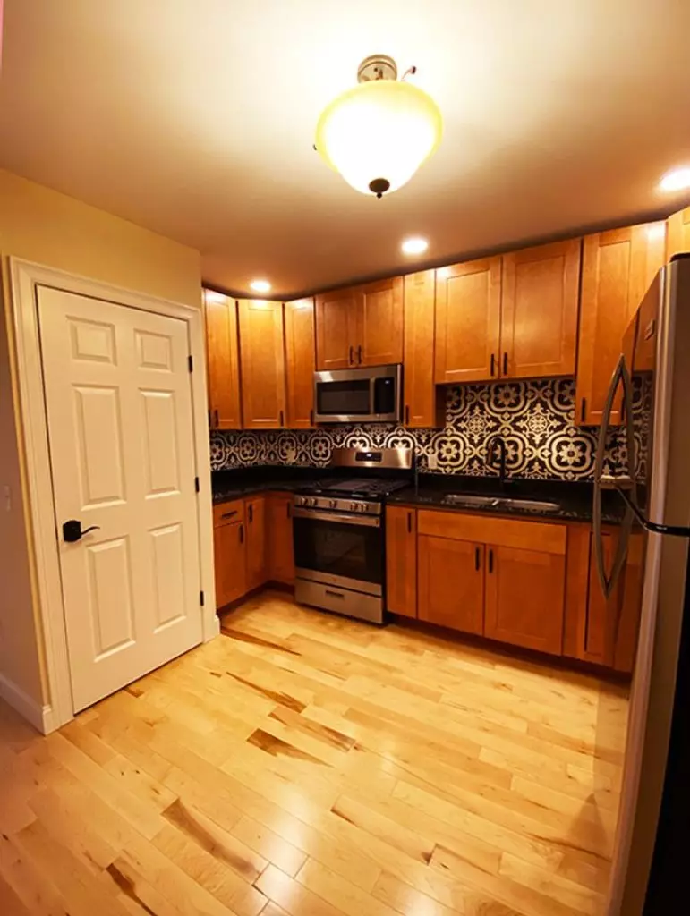 94 Lafountain St, Burlington, VT | Newly Renovated 4 Bedroom Apartment Near UVM | June 2027