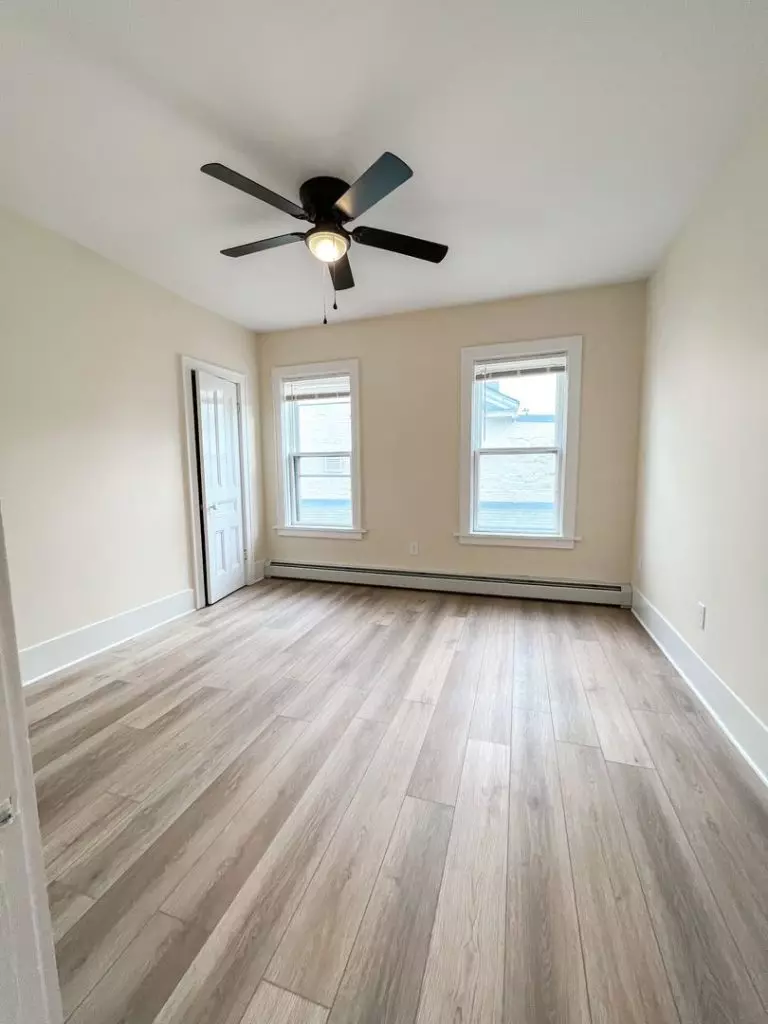 29 Pine St, Burlington, VT | Renovated 4 Bedroom, 2 Bathroom Apartment Downtown | June 2027