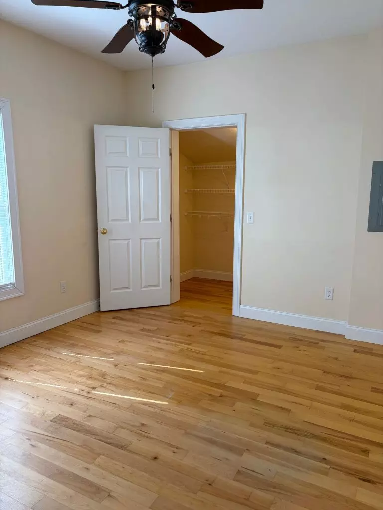 24 Cedar St, Burlington, VT | Renovated 3 Bedroom Apartment with Parking | June 2027