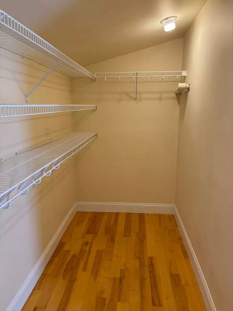 24 Cedar St, Burlington, VT | Renovated 3 Bedroom Apartment with Parking | June 2027