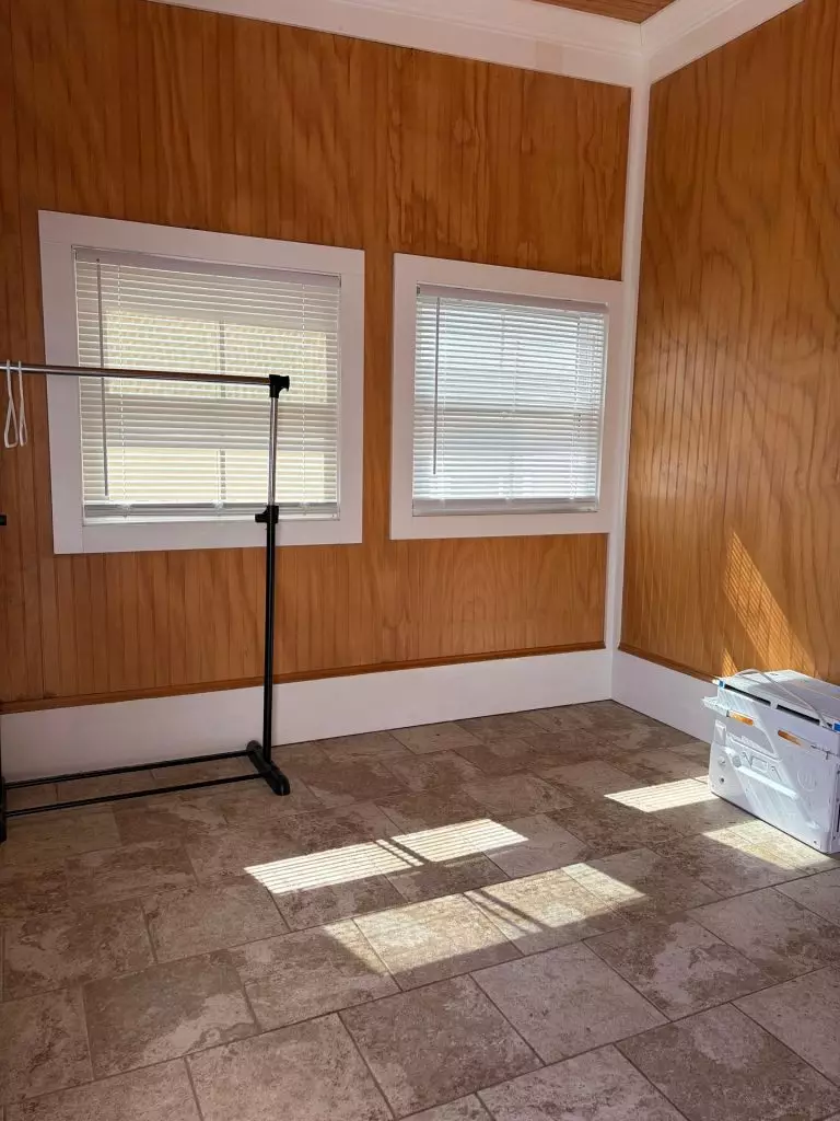 24 Cedar St, Burlington, VT | Renovated 3 Bedroom Apartment with Parking | June 2027