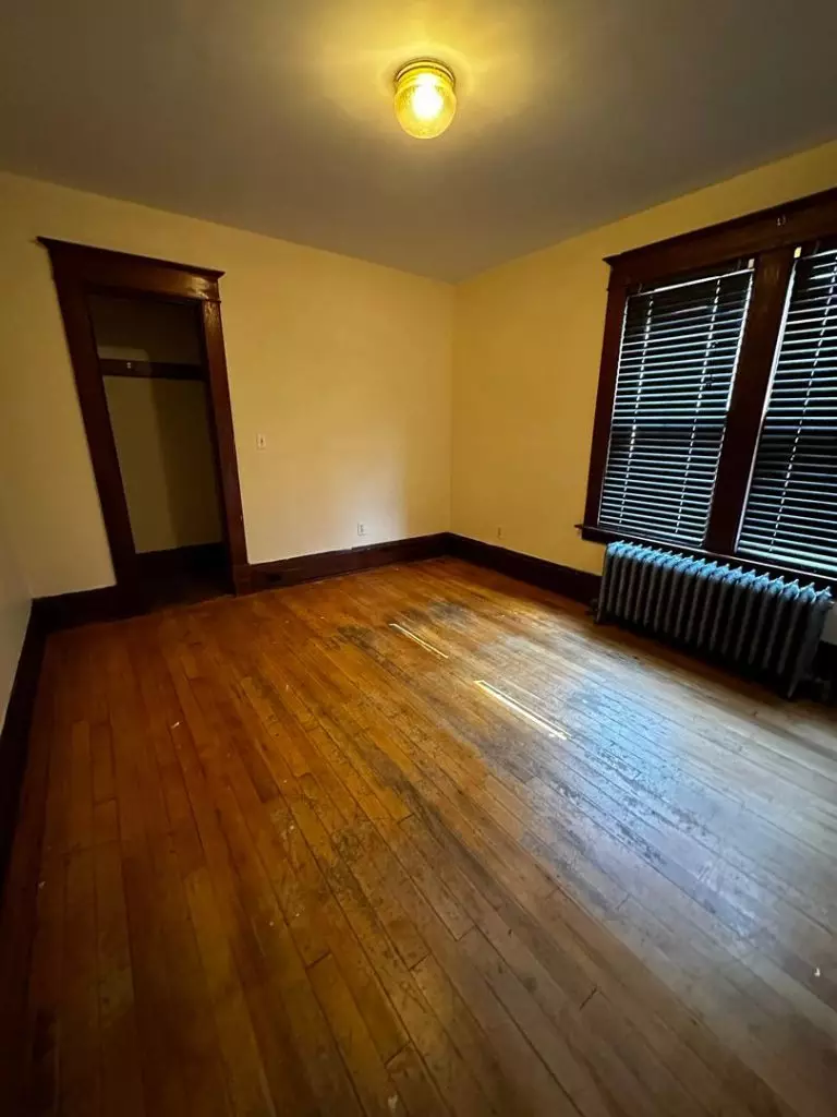 ONE BEDROOM AVAILABLE – August 1st, 2027