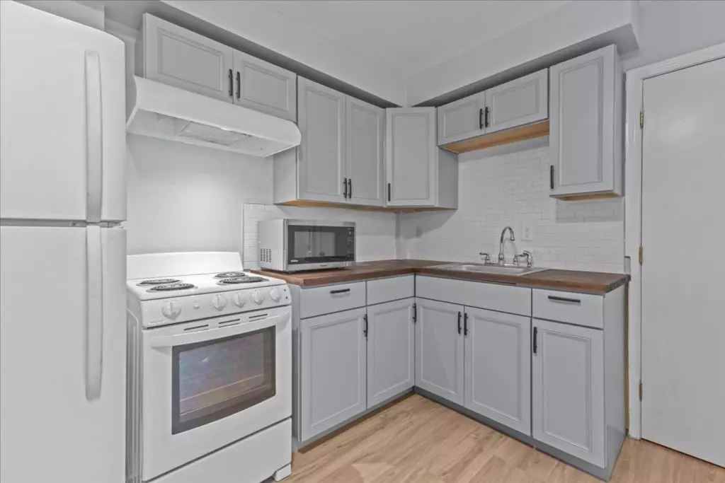 79 Archibald St #1, Burlington, VT | 2 Bedroom Apartment in Old North End | December 5, 2026