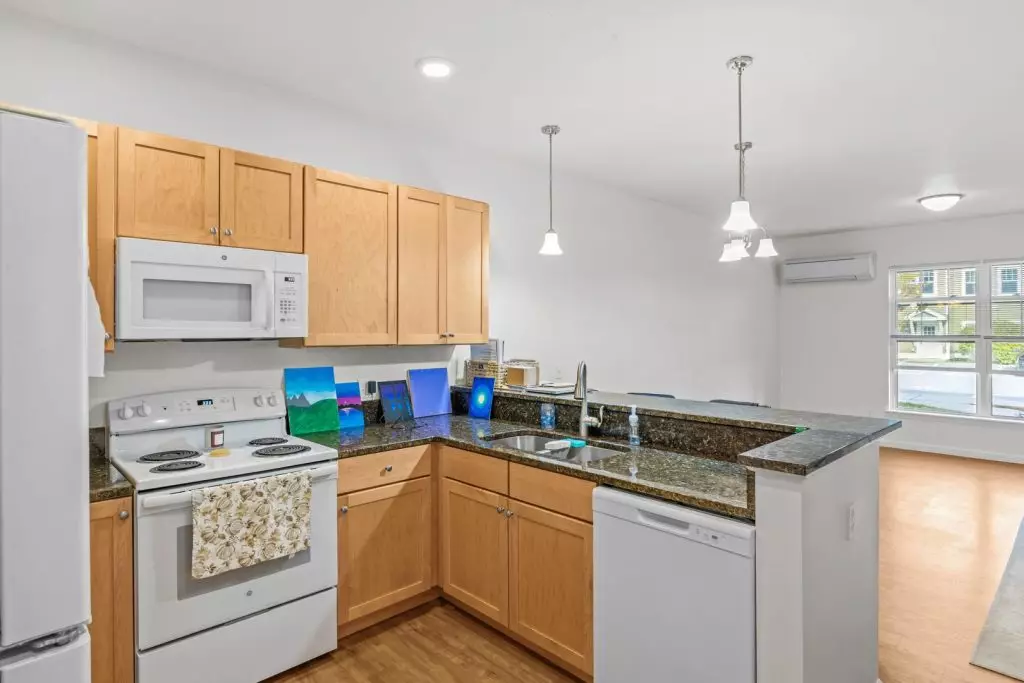 2 Bedroom Apartment in Essex | In-Unit Laundry