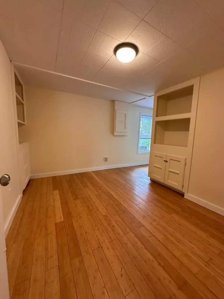 87 String St Apt B, Burlington, VT | 2 Bedroom Apartment Near UVM & Downtown | June 2027