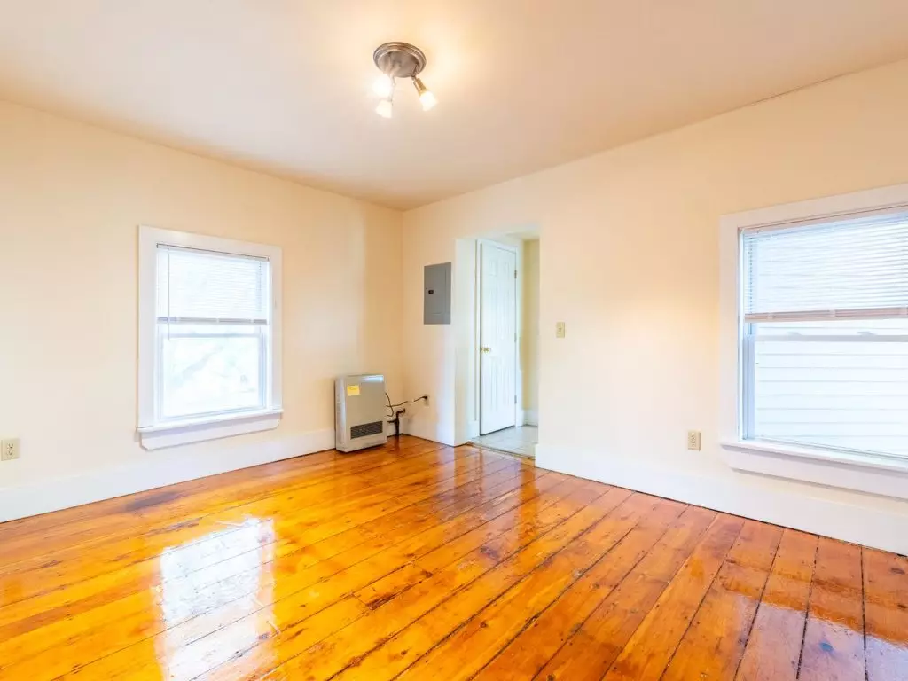 Studio Apartment in Old North End | Heat & Hot Water Included