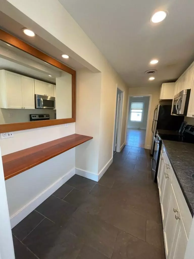 One Bedroom in Downtown Burlington | Private Garage Space