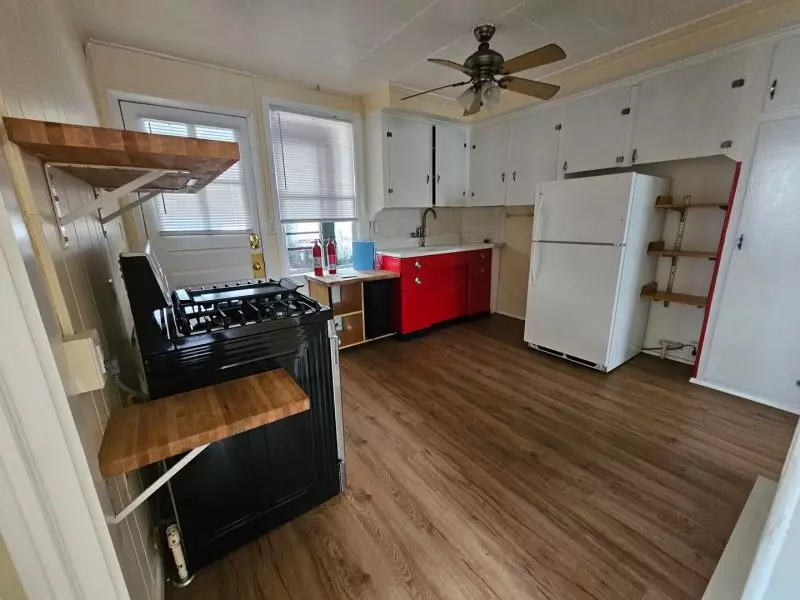 1 Bedroom Apartment in South End | Off-Street Parking