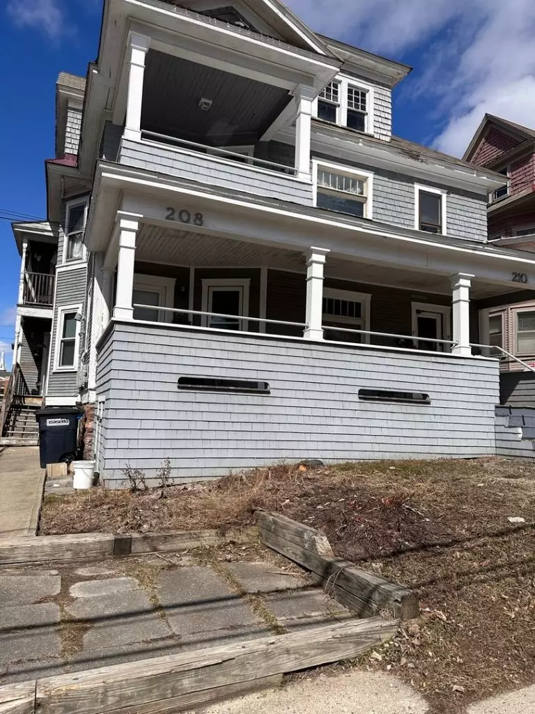 ONE BEDROOM AVAILABLE – August 1st, 2027