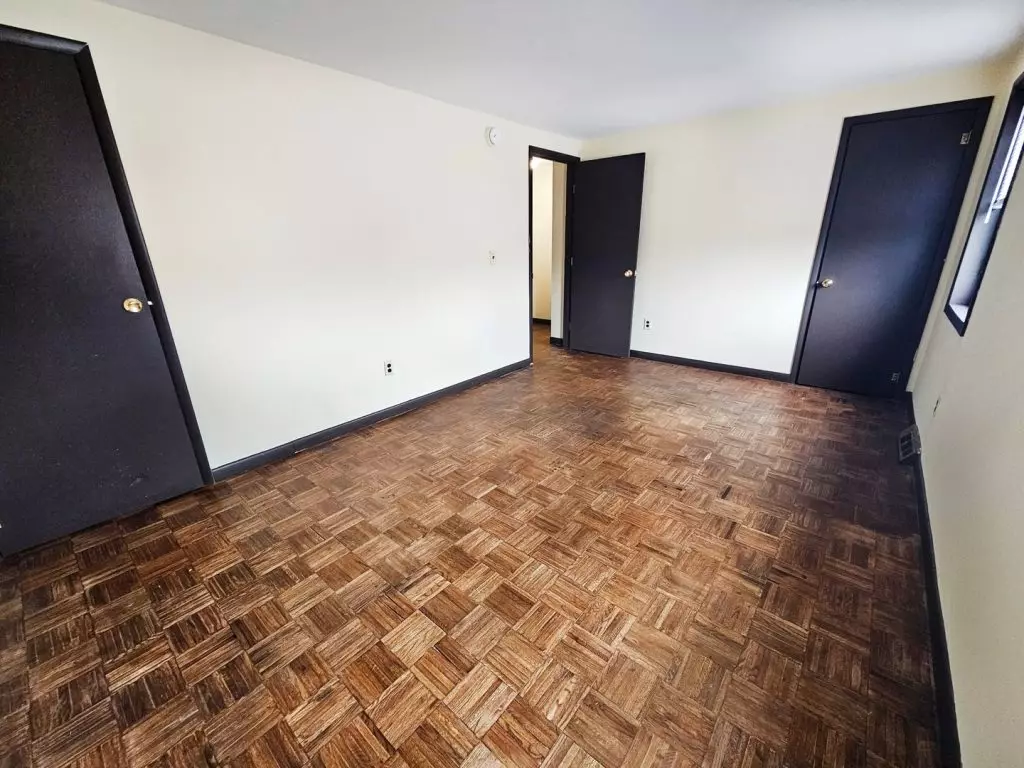 2 Bedroom Apartment in Colchester Village | In-Unit Laundry