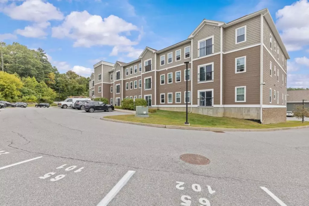 Available Now – Modern 2 Bedroom, 2 Bathroom Apartment in Essex, VT – Heat & Hot Water Included