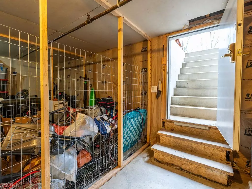 Two Bedroom Apartment Available in the New North End Available Starting June 1st!