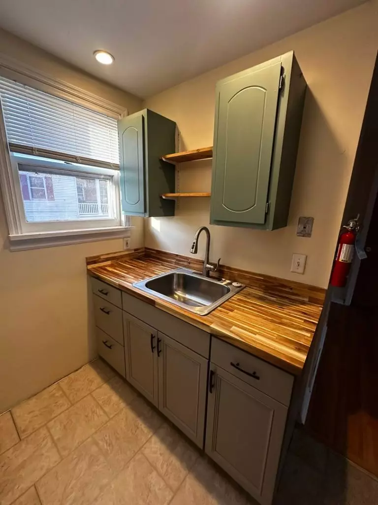 2 Bedrooom Apartment in the South End | Off-Street Parking