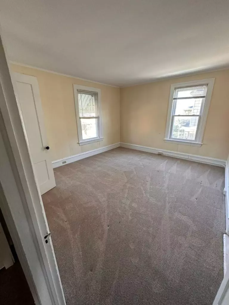 14 St Louis St Apt B, Burlington, VT | Updated 1 Bedroom Apartment in Old North End | June 2027