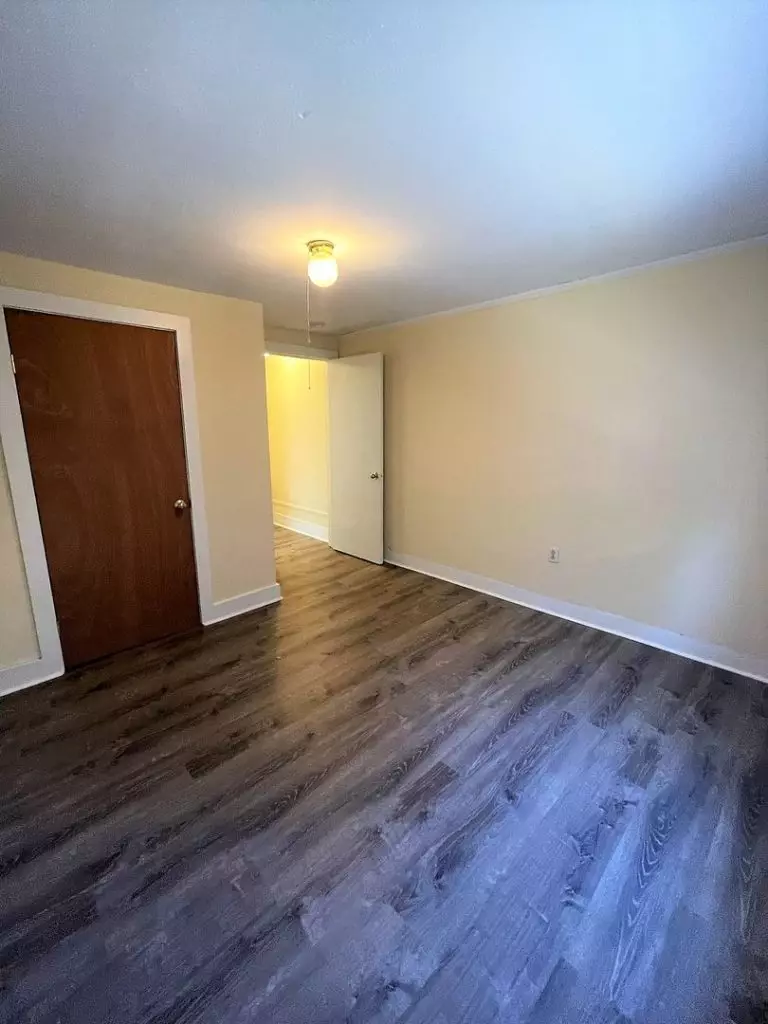 83 Sherman St #4, Burlington, VT | 2 Bedroom Apartment Near Downtown & UVM | June 2027