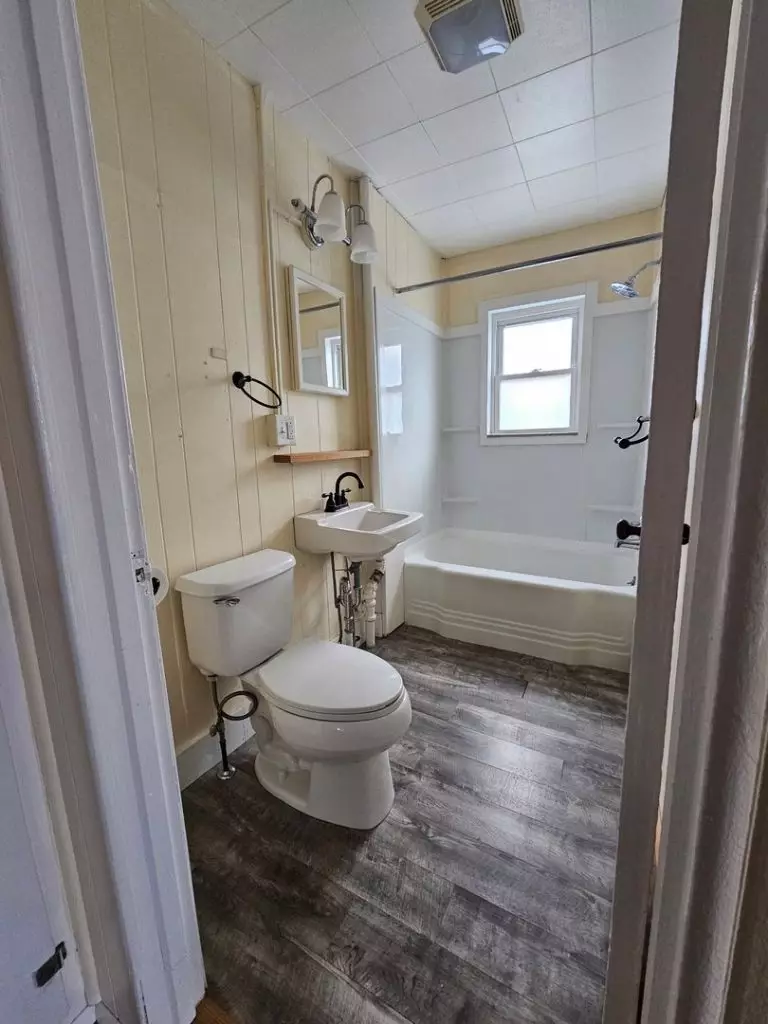 1 Bedroom Apartment in South End | Off-Street Parking