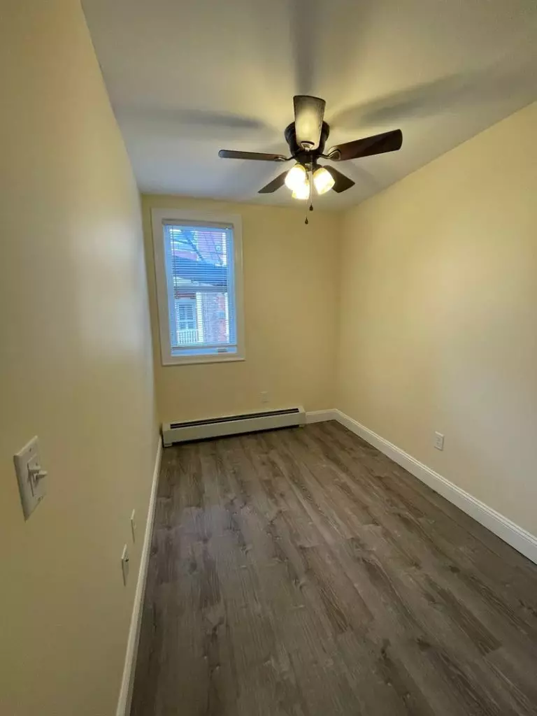 207 S Union St #3, Burlington, VT | Renovated 1 Bedroom Apartment Near UVM | June 2027