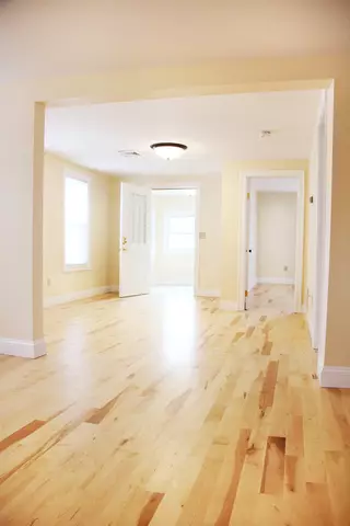 22 Cedar St, Burlington, VT | Renovated 2 Bedroom House Near UVM & Downtown | June 2027