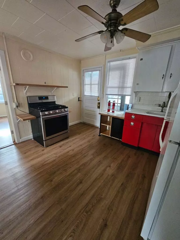 1 Bedroom Apartment in South End | Off-Street Parking