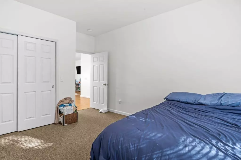 2 Bedroom Apartment in Essex | In-Unit Laundry