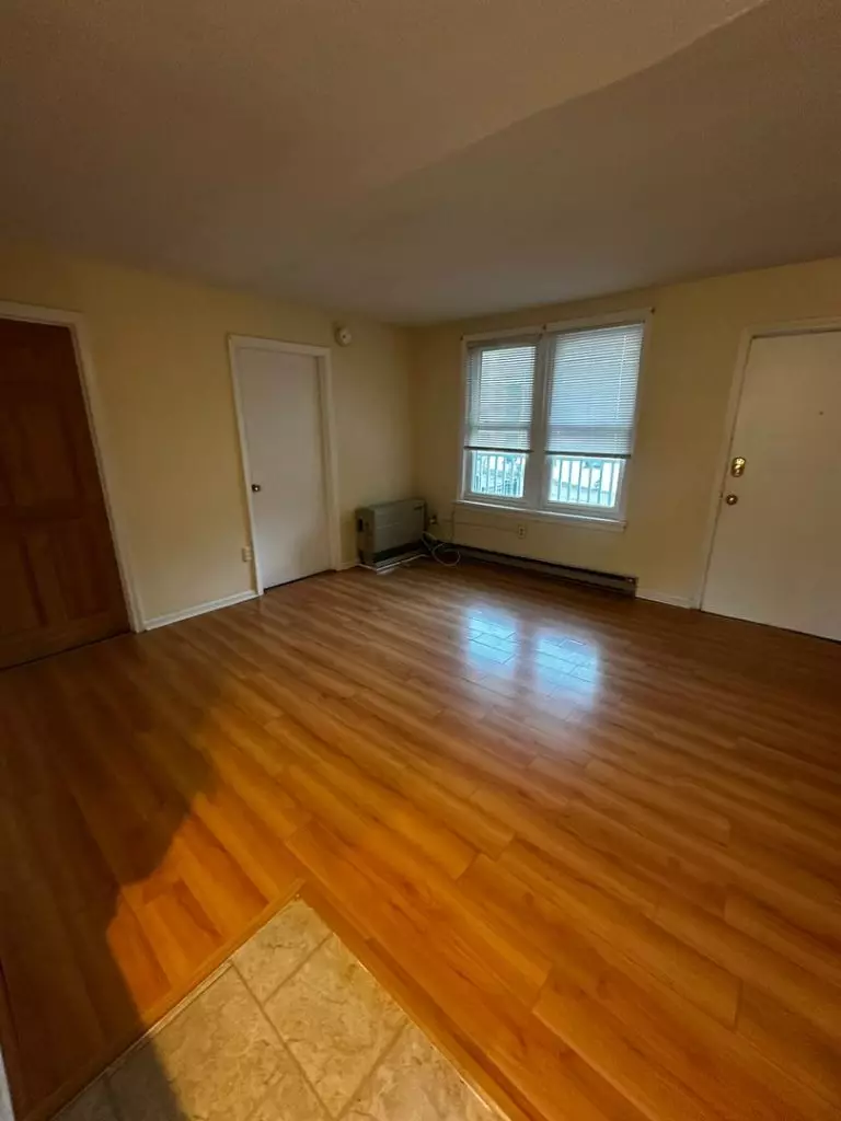 2 Bedrooom Apartment in the South End | Off-Street Parking